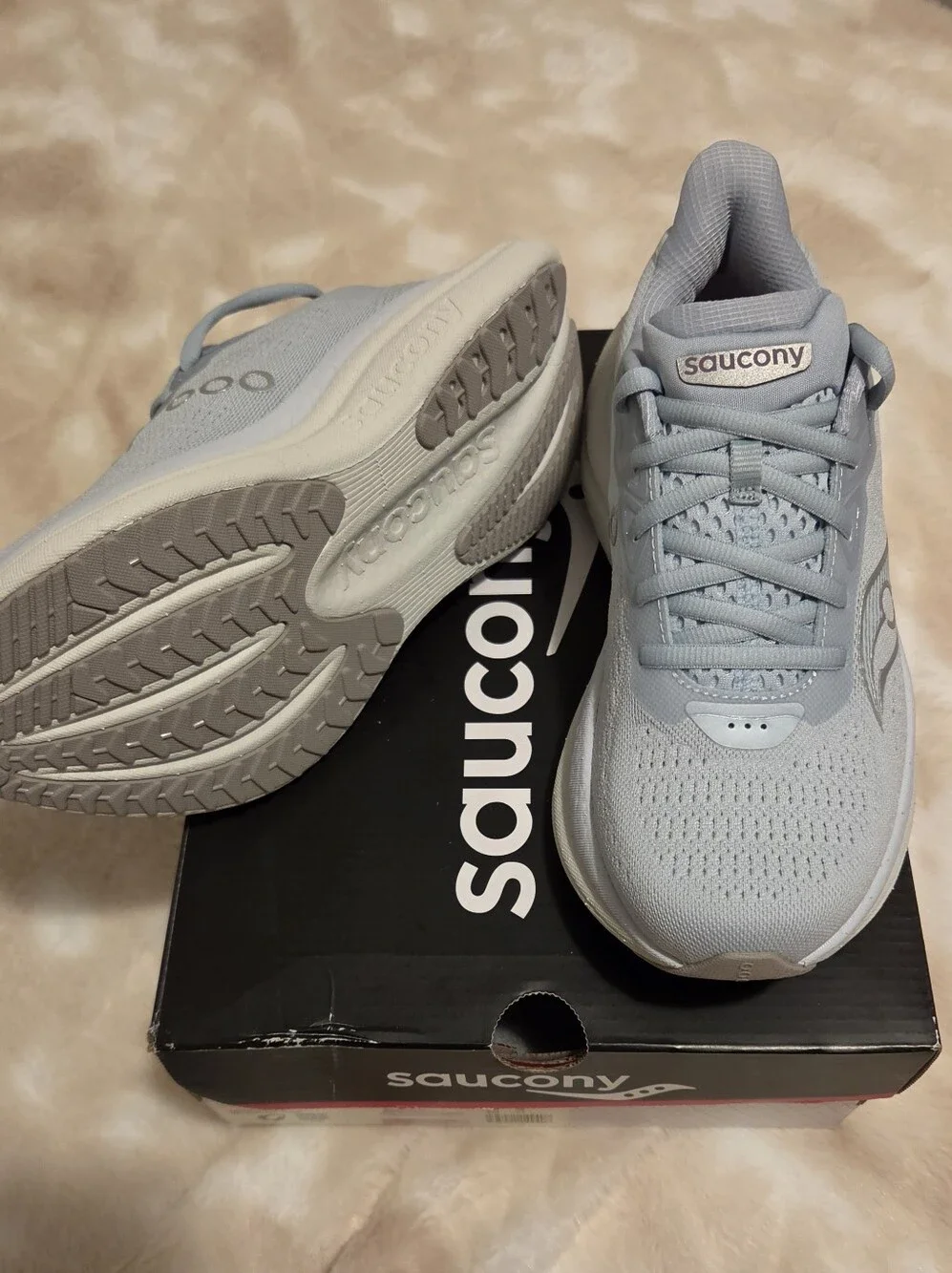 Saucony Women's Light Gray Athletic Running Sneakers